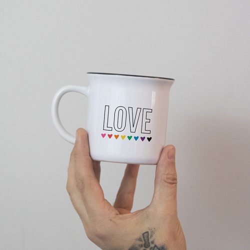 Mug love avec des coeurs