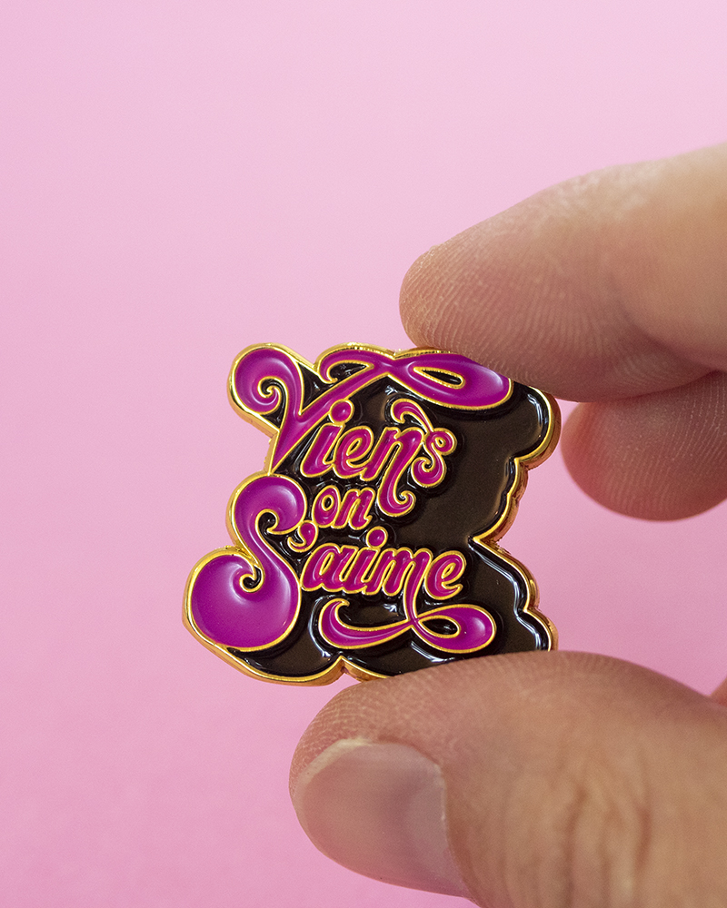 Pins viens on s'aime fond rose
