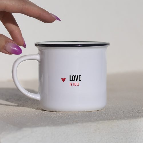 Mug en céramique Love is Hole