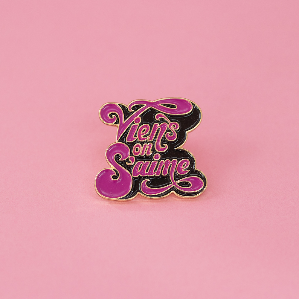 plusieurs-pins-mail-rose-viens-on-s-aime Recto de la carte du pin's